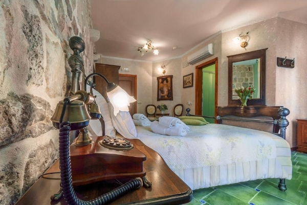 Hotel Monte Cristo (Kotor)